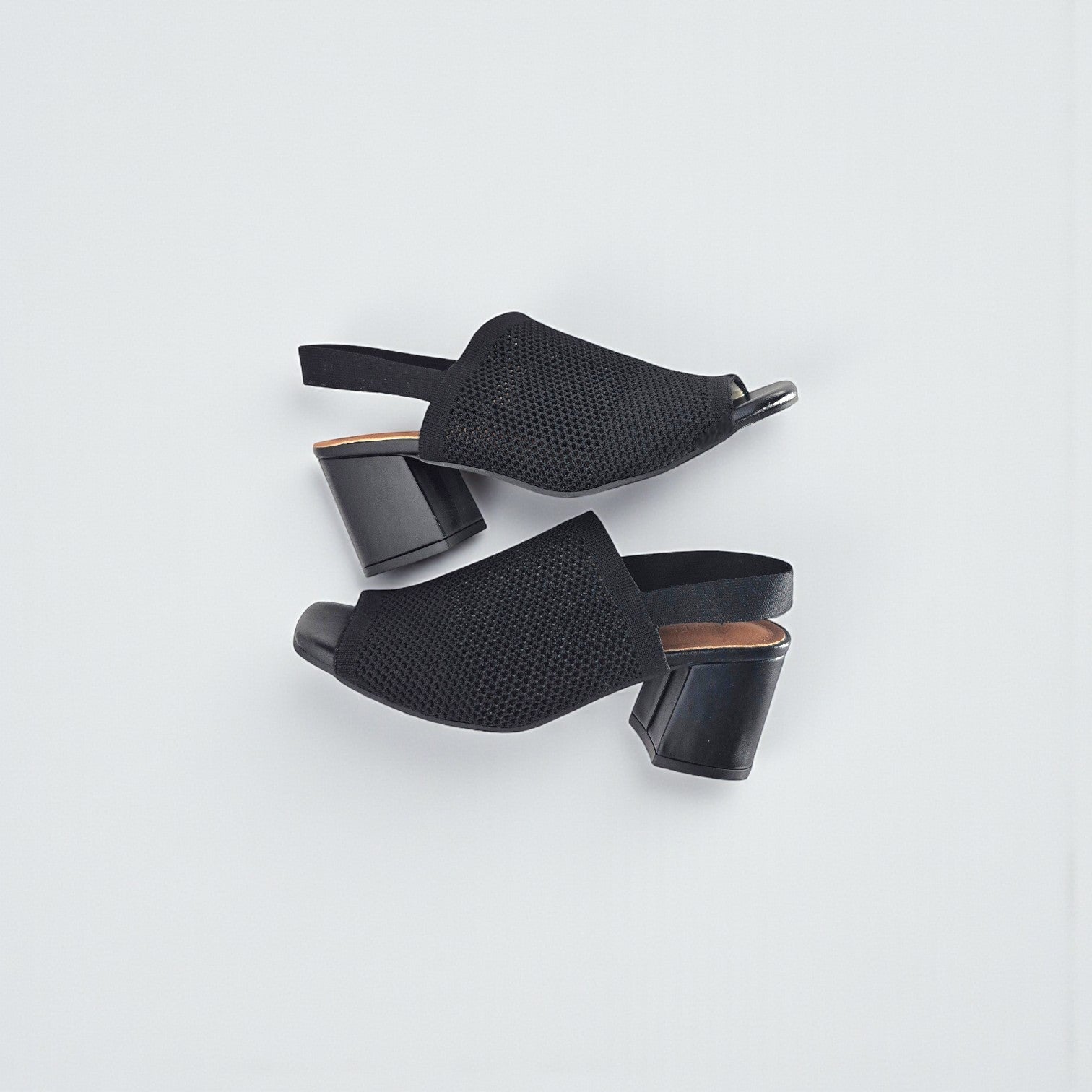 Talons slingback noirs à bout ouvert