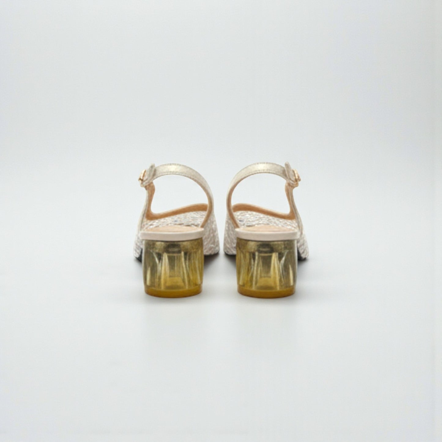 Talons avec brides arrières ajustables