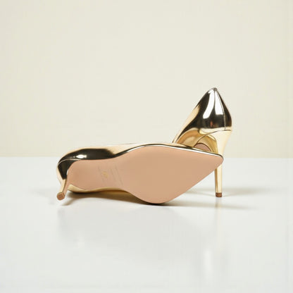 Talons hauts dorés glamour