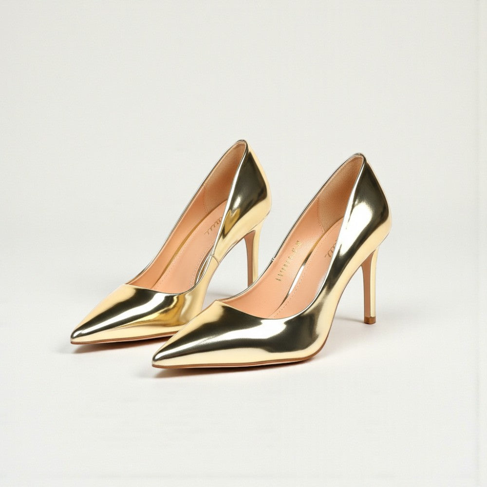 Chaussures à talons aiguilles dorés