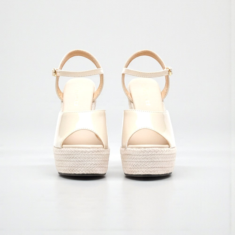 talons compensés beige élégants