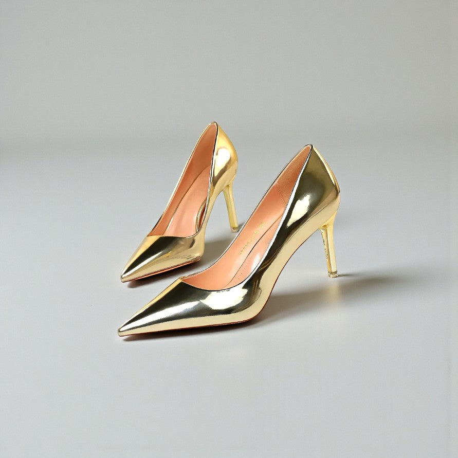 talons aiguilles dorés